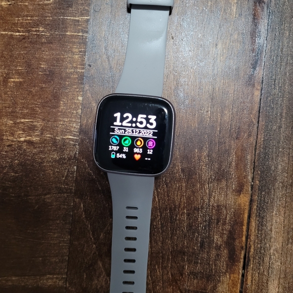 Fitbit Versa 2 - Picture 2 of 5